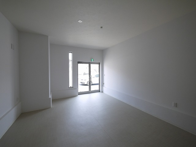 ディアコートイコマの内装|明るい室内です