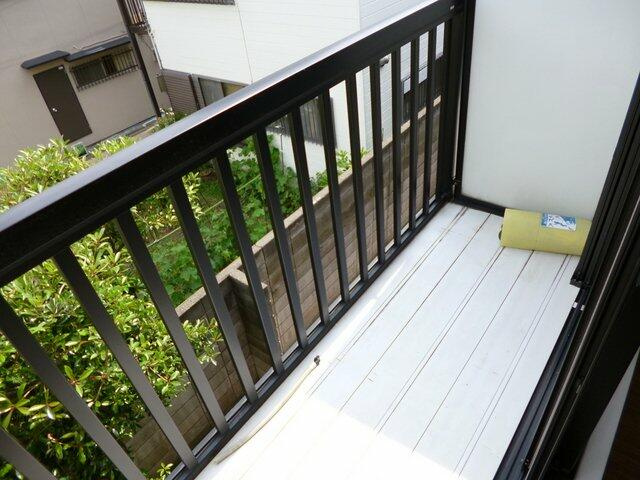 ベランダで洗濯物も干せます♪