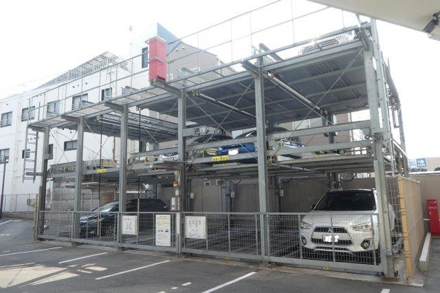倉敷市寿町の賃貸マンションの駐車場|立体式になります（サイズ要確認）