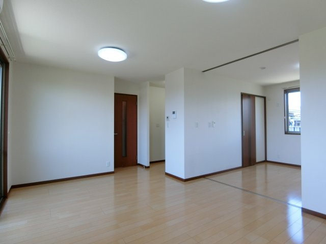 サニーハイツの居間・リビング