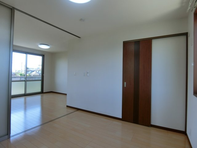 サニーハイツの洋室