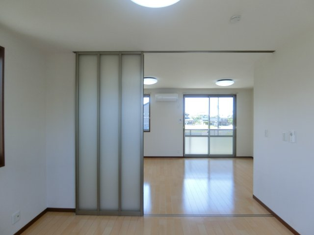 サニーハイツの洋室