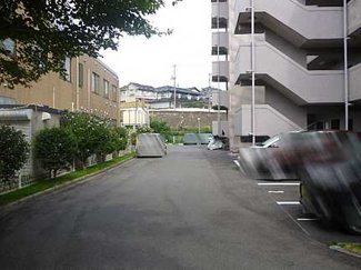 【駐車場】
