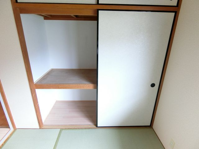 グレース狭山の収納|同物件別部屋