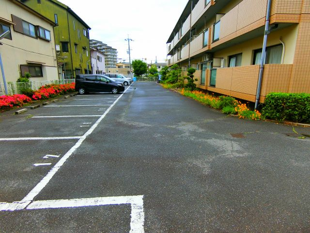 グレース狭山の駐車場
