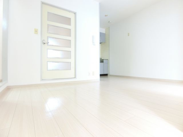 グレース狭山の居間・リビング|同物件別部屋