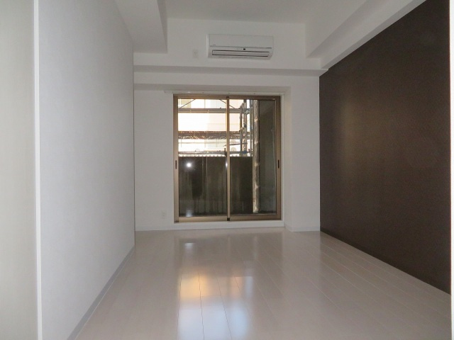 Luxe布施駅前の居間・リビング