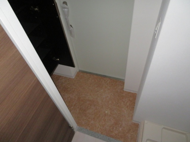 Luxe布施駅前の玄関