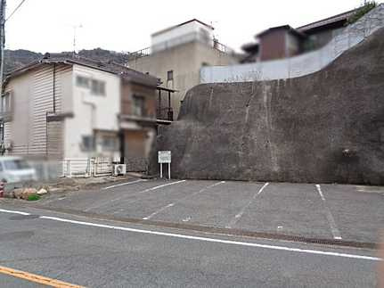 呉市警固屋4丁目　土地(全2区画)の前面道路含む現地写真