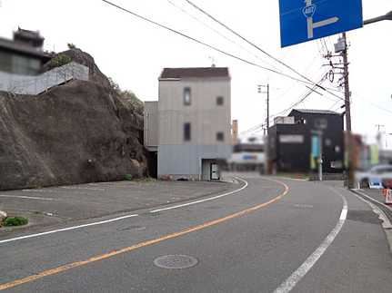 呉市警固屋4丁目　土地(全2区画)の前面道路含む現地写真