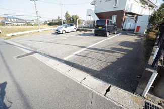 【駐車場】