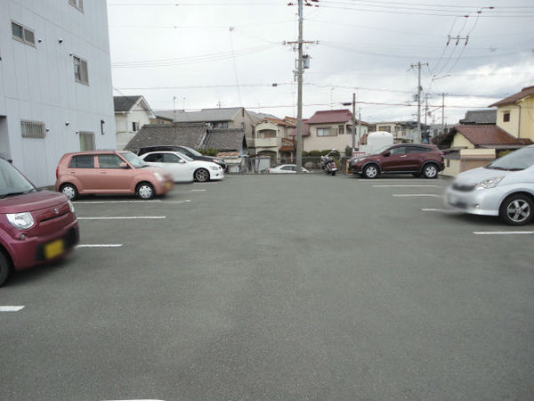 シーガルハウスの駐車場