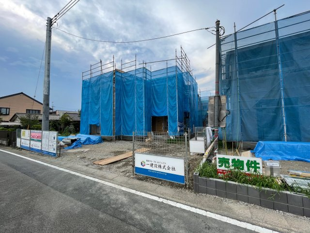 高崎市新町第6（全3棟）2号棟の前面道路含む現地写真