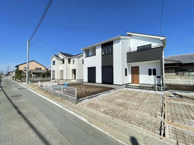 高崎市新町第6（全3棟）2号棟の前面道路含む現地写真|2022.9.26撮影