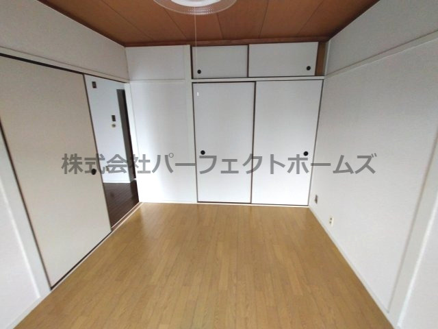 三井団地の洋室|落ち着いた色調の洋室です