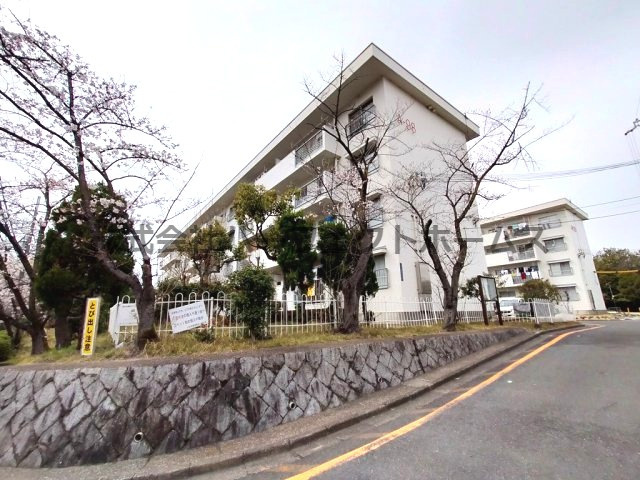 寝屋川市三井が丘５丁目の賃貸マンション