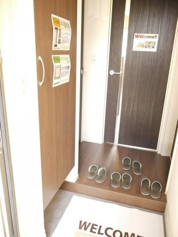 ラルーチェ城山の玄関