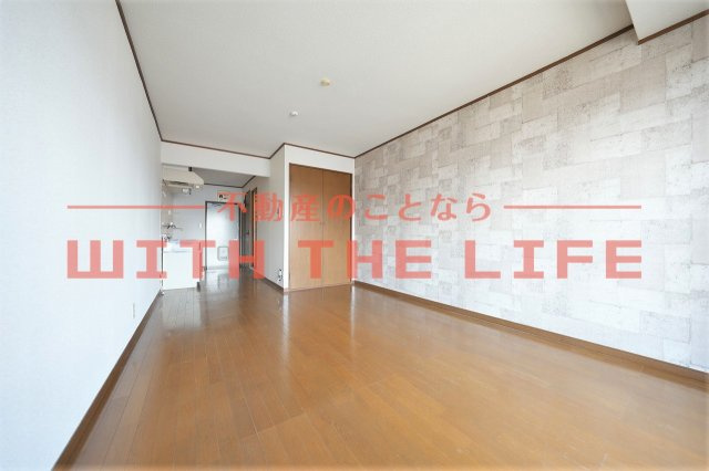 コーポラスＫⅡ【キャッシュバック対象物件】の居間・リビング|ゆったり過ごせる居間です