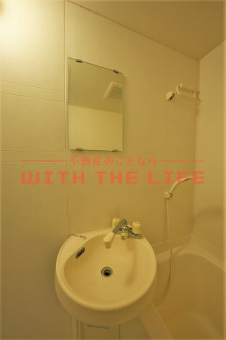 コーポラスＫⅡ【キャッシュバック対象物件】の洗面所|コンパクトで使いやすい洗面所