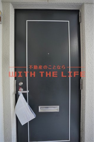 コーポラスＫⅡ【キャッシュバック対象物件】の玄関|明るい玄関です