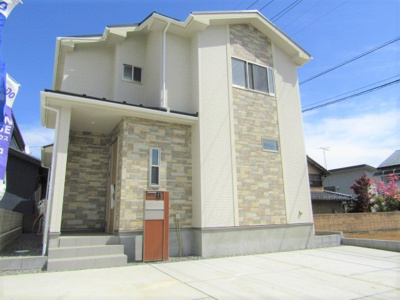 【外観】 | ブルーミングガーデン 甲府市屋形1丁目2号棟 | 外観はこのようになっています♪
