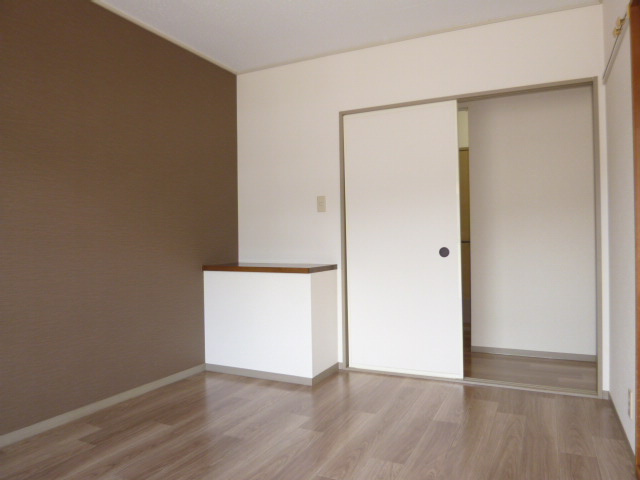 プレジール千田の居間・リビング|洋室