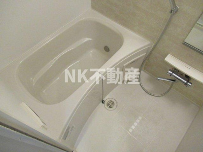 【浴室】 | ジュフレール プレミア（放出賃貸） | きれいなお風呂です