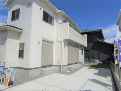 【外観：施工例】 | ブルーミングガーデン 甲府市屋形1丁目1号棟 | 外観です