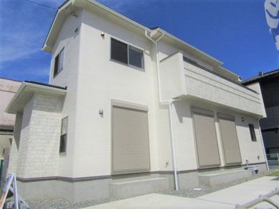 【外観：施工例】 | ブルーミングガーデン 甲府市屋形1丁目1号棟 | 駐車場があります