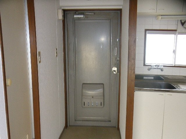 永手コスモハイツの玄関