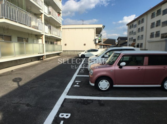 【駐車場】