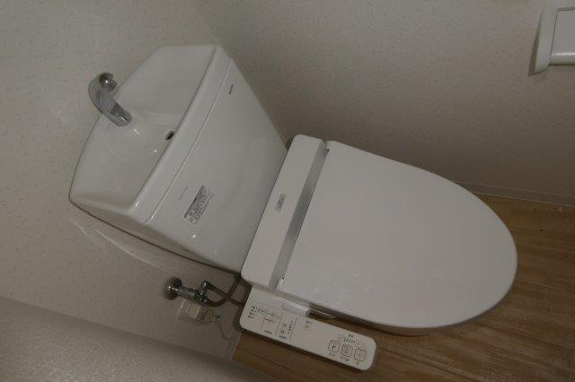 リーブル老松町のトイレ|温水洗浄便座