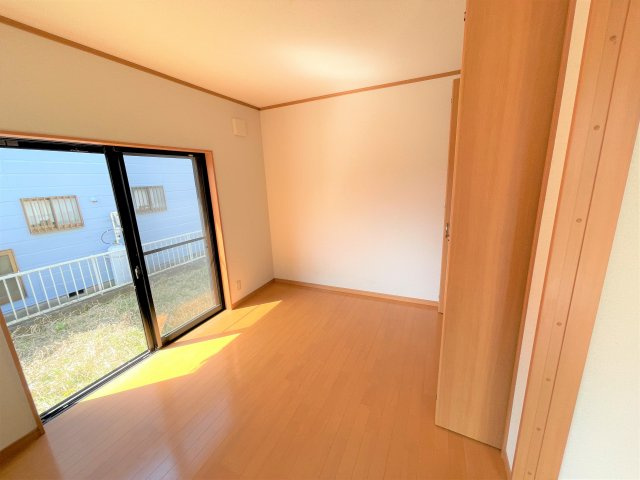 東金市川場1321貸家の洋室