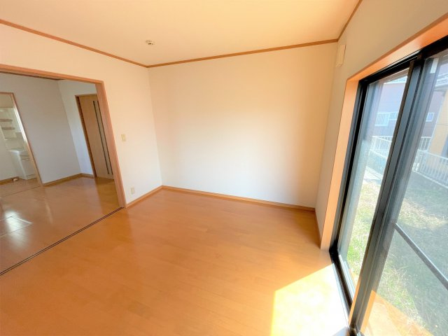 東金市川場1321貸家の洋室