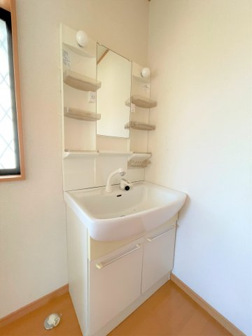 東金市川場1321貸家の独立洗面台