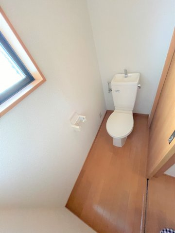 東金市川場1321貸家のトイレ