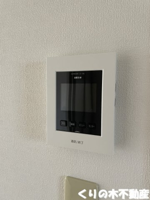 【セキュリティ】 | メゾン・リヴェール | モニター付きインターホンです