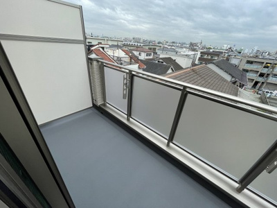 【バルコニー】 | ウェルスクエア豊中服部