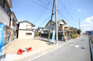 【前面道路含む現地写真】