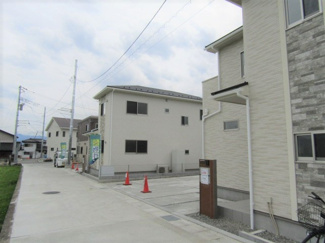 【前面道路含む現地写真】 | 前面道路含む現地写真です
【接道】東側：公道4ｍ