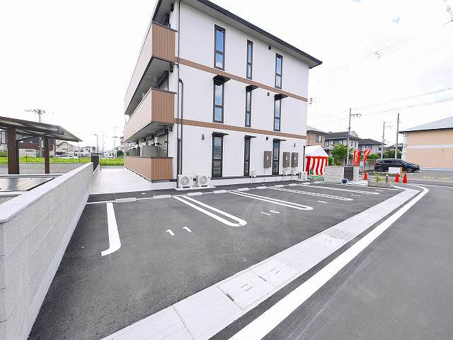 ソフィア（大安寺）の駐車場|駐車場です