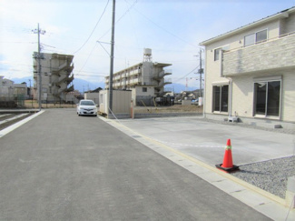 【前面道路含む現地写真】 | 前面道路含む現地写真です