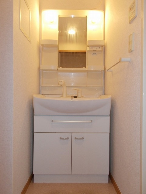 プライジアノブの独立洗面台|☆朝の準備もらくらくシャンプードレッサー☆