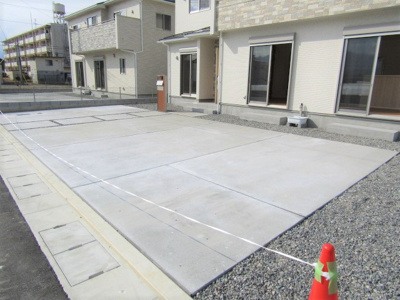 【駐車場】 | ブルーミングガーデン　甲府市東下条町2号棟