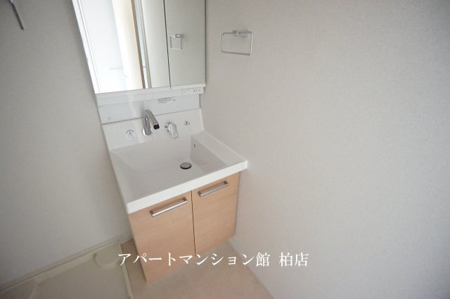ラピスラズリの独立洗面台