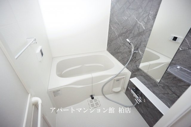 ラピスラズリの浴室
