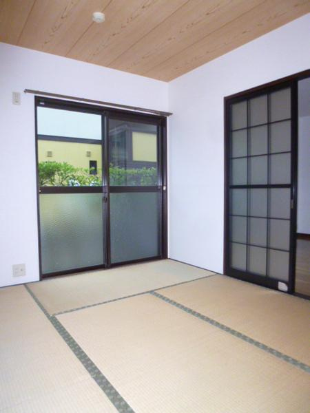 フレグランス大善寺の和室|6帖の和室です