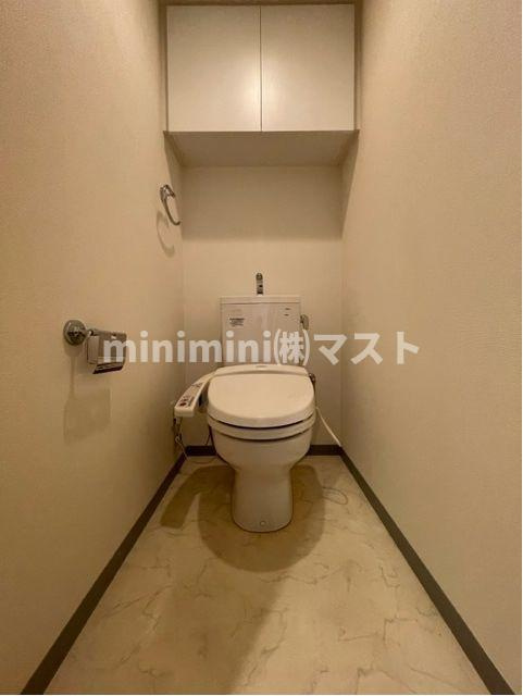 フローライト南森町のトイレ|※他号室写真参考