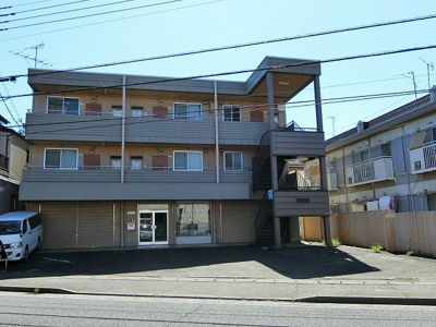 【外観】 | 宮崎台Kマンション | 東急田園都市線「宮崎台」駅・「宮前平」駅まで徒歩圏内！コンビニが近くて便利な立地の3階建てマンションです☆