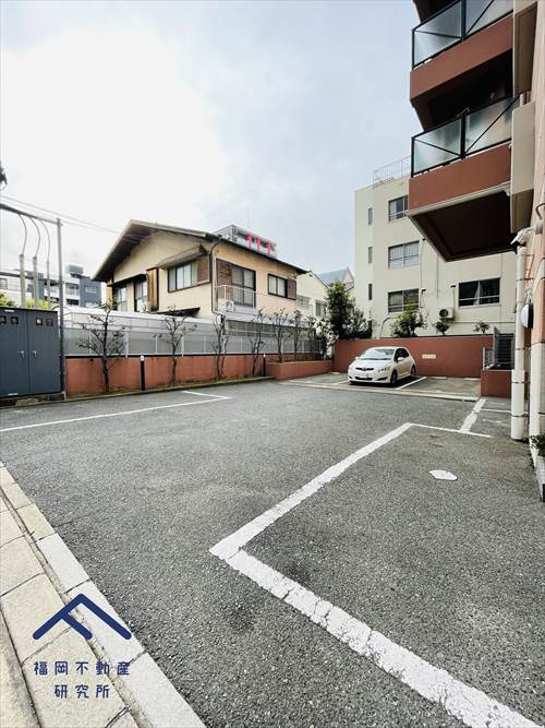 アーサー博多ツインコートの駐車場